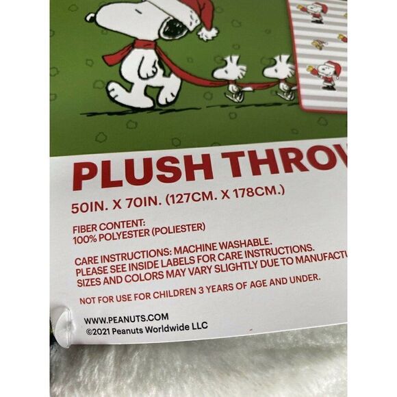 Peanuts Snoopy Woodstock Christmas Santa Hat Soft Plush Throw Blanket Woodstock - Picture 3 of 7